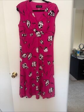 Evan Picone Hot Pink Floral V-Neck Cap Sleeve Dress